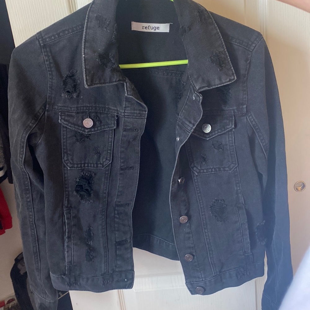 Black distressed jean jacket Small